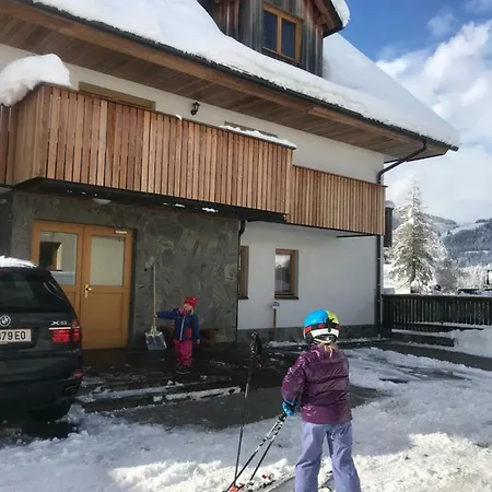 Chalet By Ski Slopes 公寓