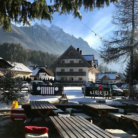 Chalet By Ski Slopes 公寓